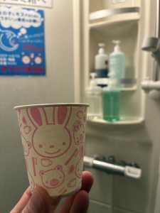 うがいは使い捨て紙コップ！のアイキャッチ画像