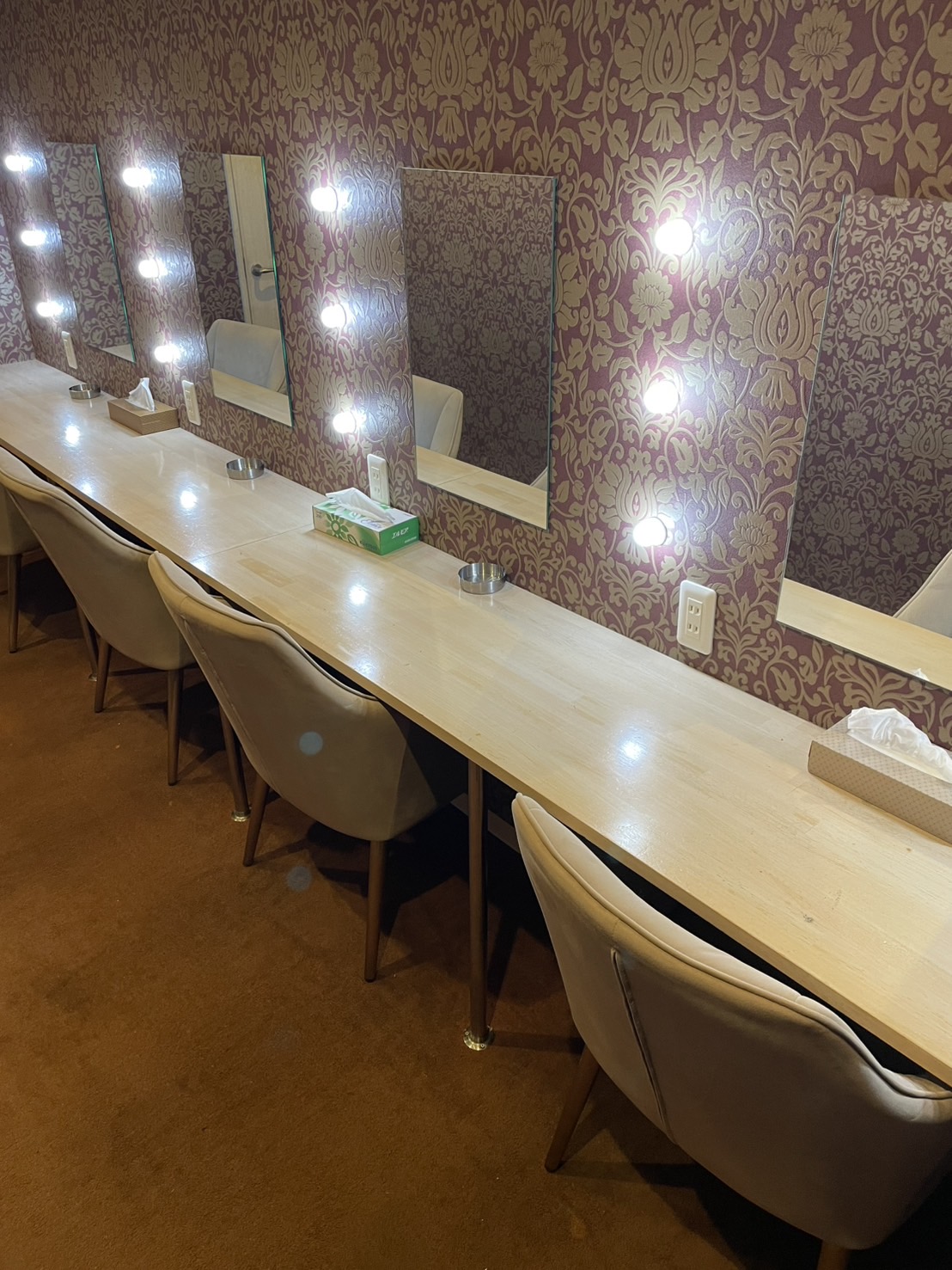 やんちゃな子猫神戸三宮店の店内・待機室画像2